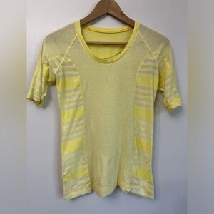 Lululemon Puri Tee Short Sleeve Stretch Stripped Sheer Yellow Size Fit XS/ 0-2